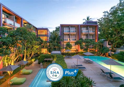 Holiday Inn Express Phuket Patong Beach Central, an .